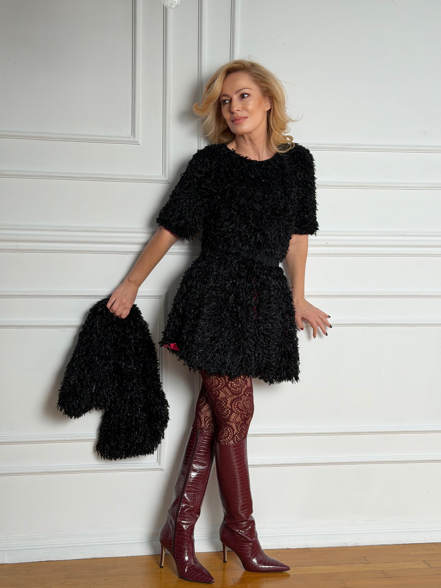 Черна пола на Nox