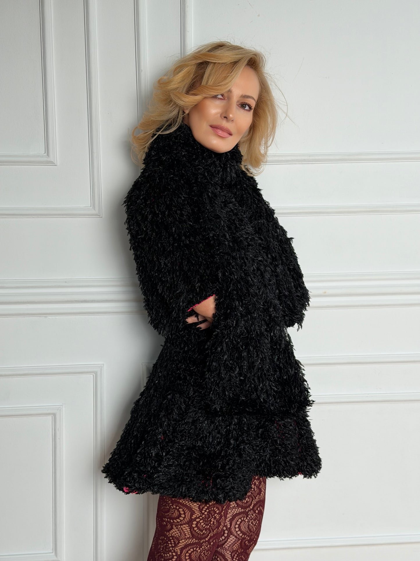 Черна пола на Nox