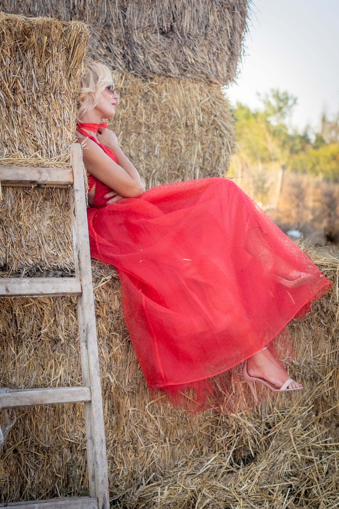 Rosso Passione Червена рокля от тюл без гръб